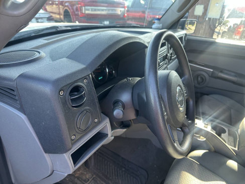 Used 2007 Jeep Commander Sport image 10