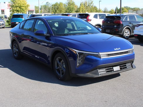 New 2025 Kia K4 LXS image 3