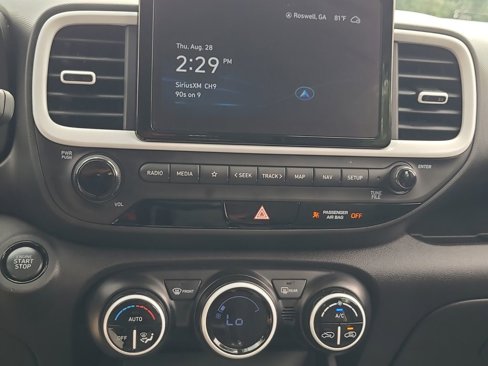 Used 2024 Hyundai Venue Limited image 22
