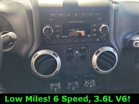 Used 2015 Jeep Wrangler Sahara w/ Connectivity Group image 21