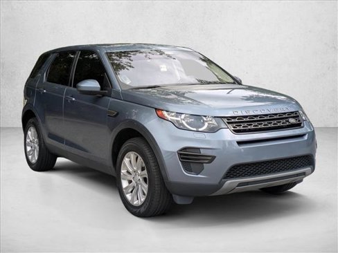 Used 2019 Land Rover Discovery Sport SE image 8