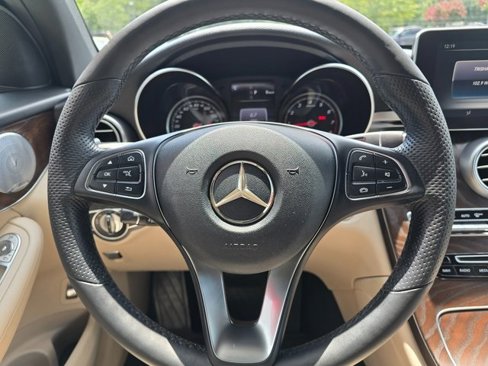 Used 2018 Mercedes-Benz GLC 300 4MATIC image 12