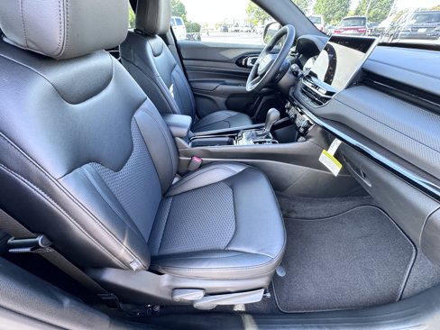 New 2026 Jeep Compass Latitude image 18
