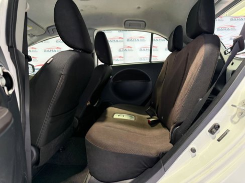 Used 2012 Mitsubishi i ES image 31