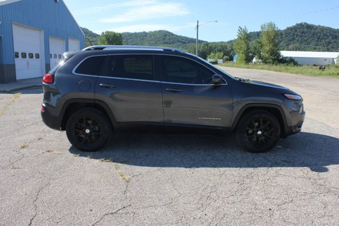 Used 2015 Jeep Cherokee Latitude w/ Cold Weather Group image 5
