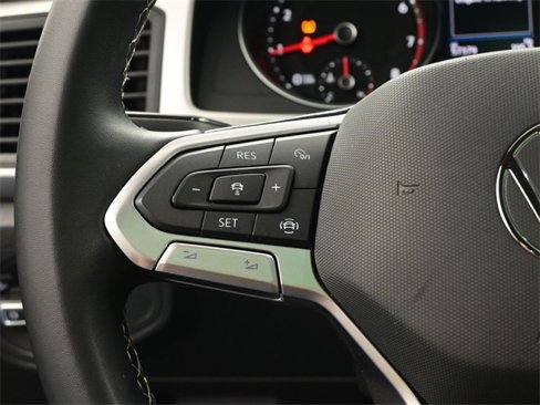 Used 2021 Volkswagen Atlas SE image 2