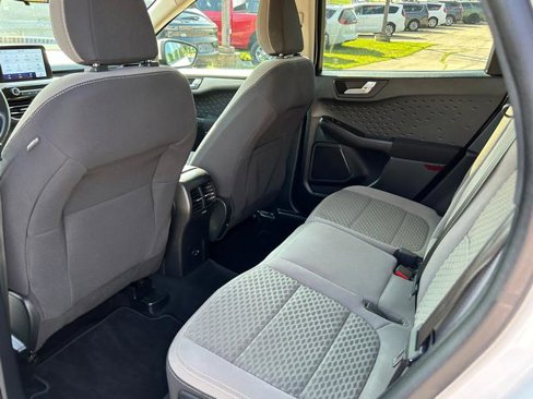 Used 2020 Ford Escape SE image 10