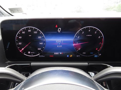 Used 2025 Mercedes-Benz GLA 250 4MATIC image 12
