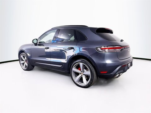 Certified 2022 Porsche Macan S image 3