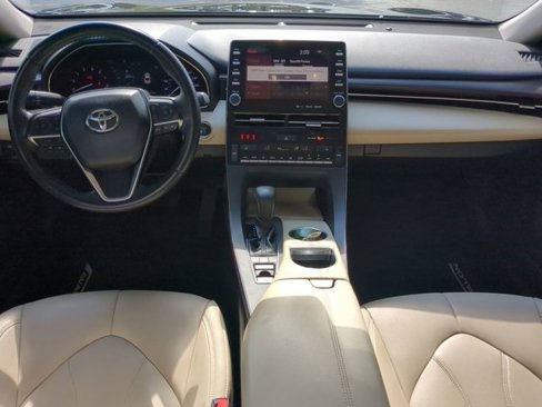 Used 2019 Toyota Avalon XLE image 13
