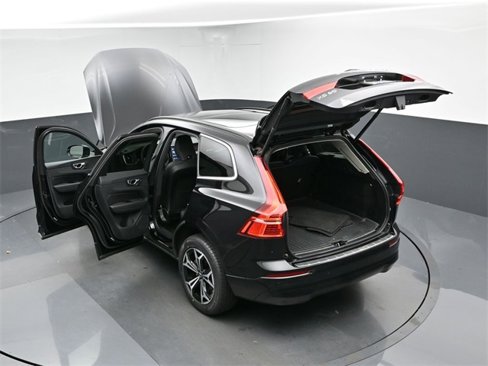 Used 2022 Volvo XC60 B5 Momentum w/ Climate Package image 47