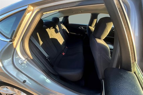Used 2015 Chrysler 200 Limited w/ Convenience Group image 22