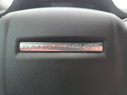 Used 2020 Land Rover Range Rover Evoque SE image 30