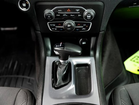 Used 2019 Dodge Charger SXT w/ Blacktop Package image 19