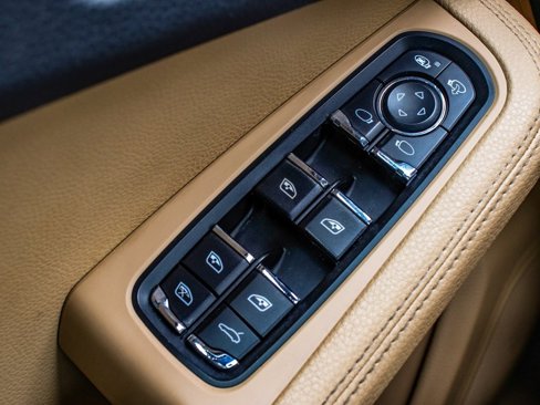 Used 2018 Porsche Macan image 10