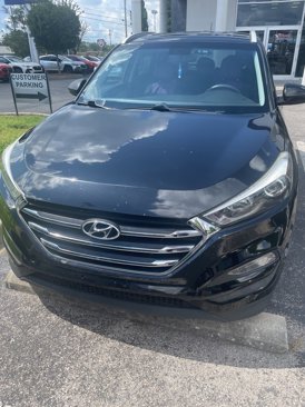 Used 2017 Hyundai Tucson SE image 1