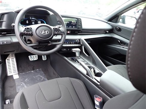 New 2025 Hyundai Elantra Sport image 13