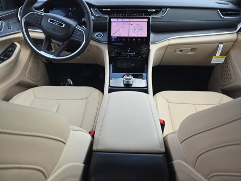 New 2025 Jeep Grand Cherokee L Limited image 9