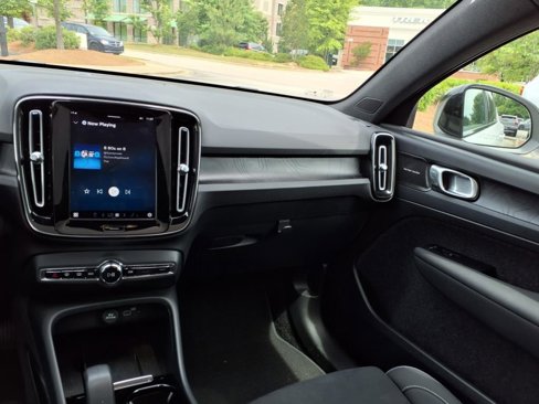 Certified 2023 Volvo C40 P8 Recharge Ultimate image 14