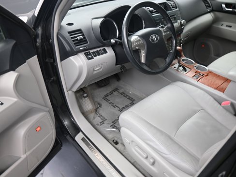 Used 2010 Toyota Highlander Limited image 12