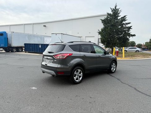 Used 2014 Ford Escape SE w/ Equipment Group 201A image 4