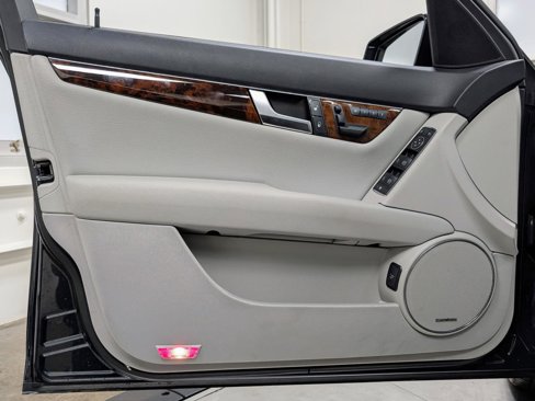 Used 2012 Mercedes-Benz C 250 Luxury image 13