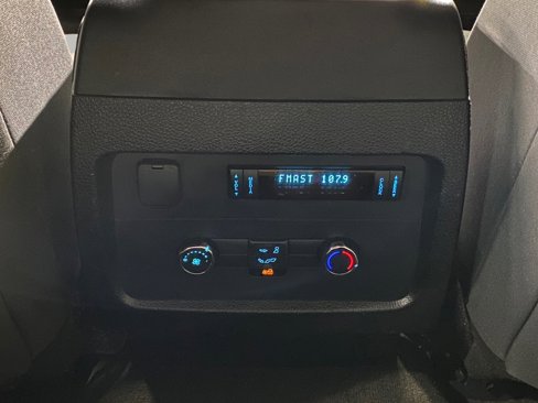 Used 2017 Ford Expedition XLT image 16
