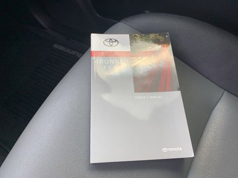Used 2018 Toyota 4Runner SR5 Premium image 11