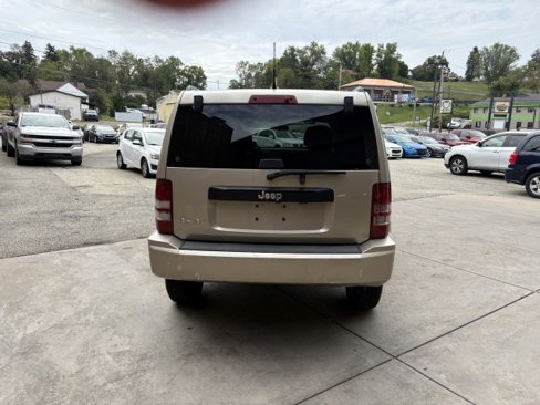 Used 2011 Jeep Liberty Sport image 5