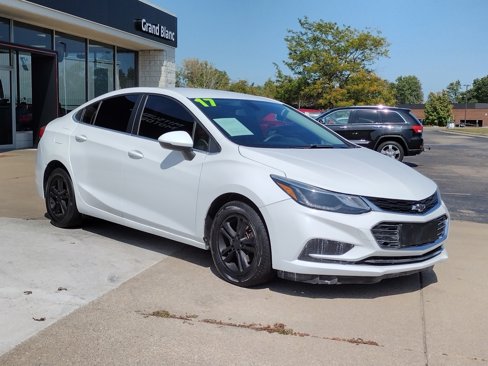 Used 2017 Chevrolet Cruze LT image 11