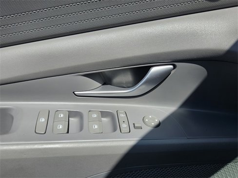 Used 2021 Hyundai Elantra SEL image 29
