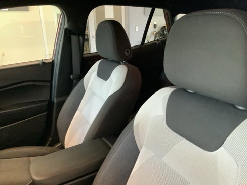 Used 2024 Chevrolet Trax RS image 11