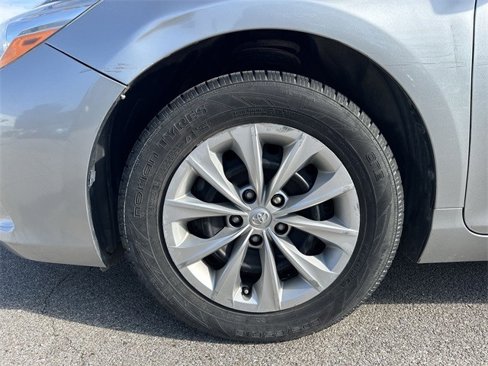 Used 2017 Toyota Camry LE image 35