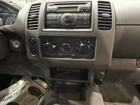 Used 2009 Nissan Frontier XE w/ XE Preferred Pkg image 11