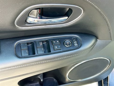 Used 2019 Honda HR-V EX-L image 17
