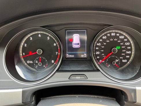 Used 2021 Volkswagen Atlas Cross Sport SE image 17