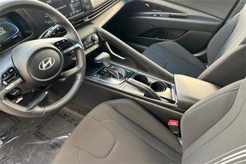 Certified 2025 Hyundai Elantra Sport image 10