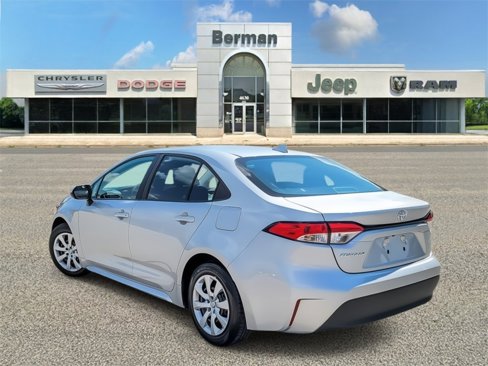 Used 2023 Toyota Corolla LE image 7