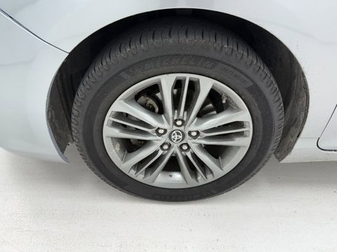 Used 2017 Toyota Camry SE image 12