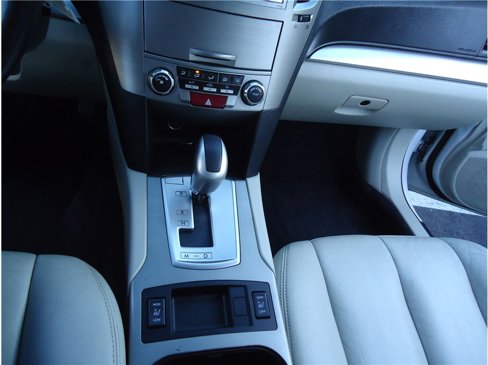 Used 2010 Subaru Outback 2.5i Premium image 19