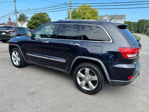 Used 2011 Jeep Grand Cherokee Limited w/ Luxury Group II image 8