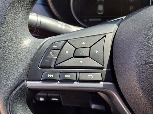 Used 2023 Nissan Versa SV image 18