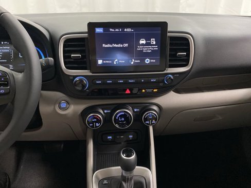 New 2025 Hyundai Venue SEL image 8