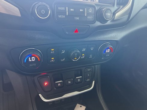 Used 2018 GMC Terrain Denali w/ Advanced Safety Package image 43