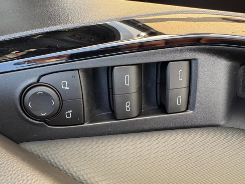 New 2026 Chevrolet Equinox LT w/ Convenience Package II image 16