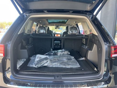 New 2025 Volkswagen Atlas Peak Edition SE image 31