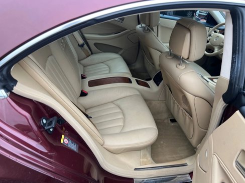 Used 2007 Mercedes-Benz CLS 550 image 13