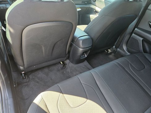 Certified 2025 Hyundai Elantra Sport image 18