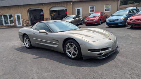 Used 2001 Chevrolet Corvette Coupe w/ Preferred Equipment Group1 image 1