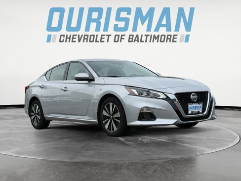 Used 2020 Nissan Altima 2.5 SV image 1